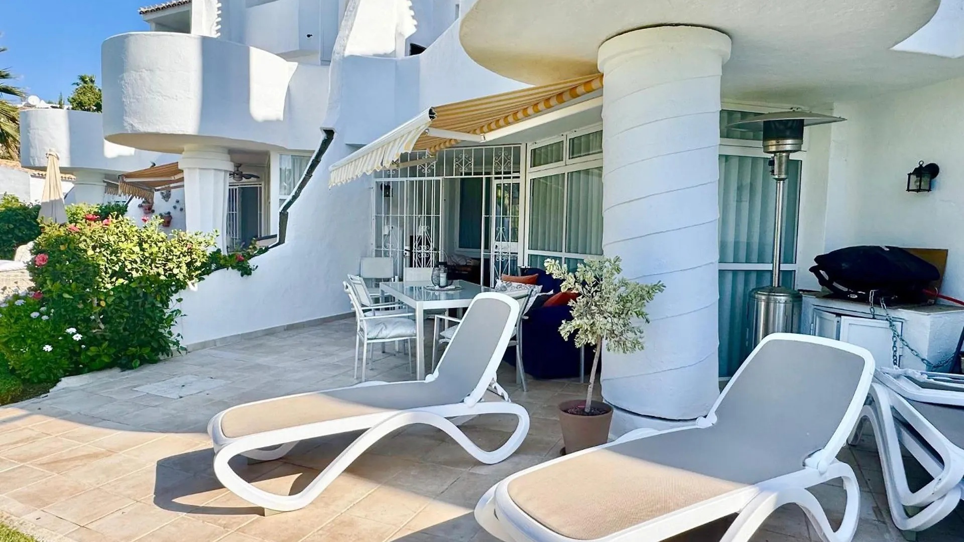 kontakty K14 Jardines Fase 1 - Apartment